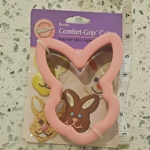 Wilton Pink Bunny Cookie Cutter with Comfort Grip